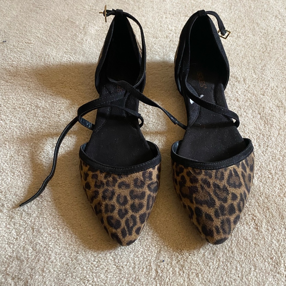 Aerosoles size 10 leopard flats
